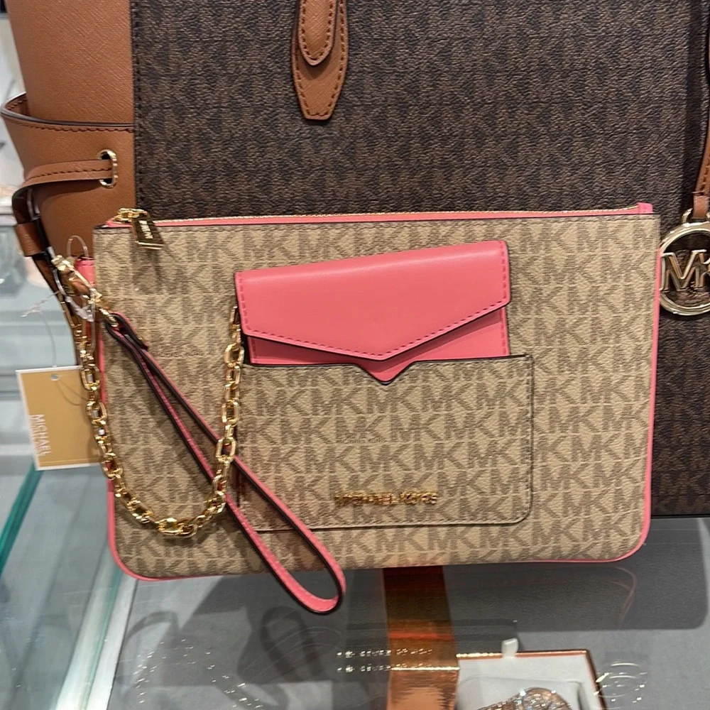 MICHAEL KORS JET SET ITEM LG 2 in 1 CARD CASE & WRISTLET
Tea Rose 
NWT - Picture 4 of 16